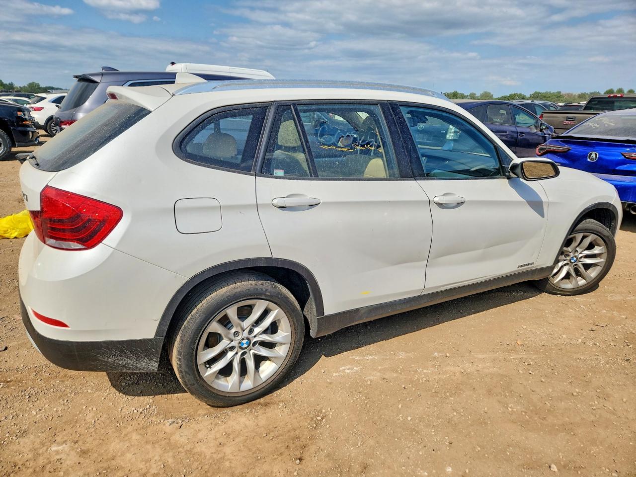 2015 Bmw X1 Xdrive28i White vin: WBAVL1C50FVY39889