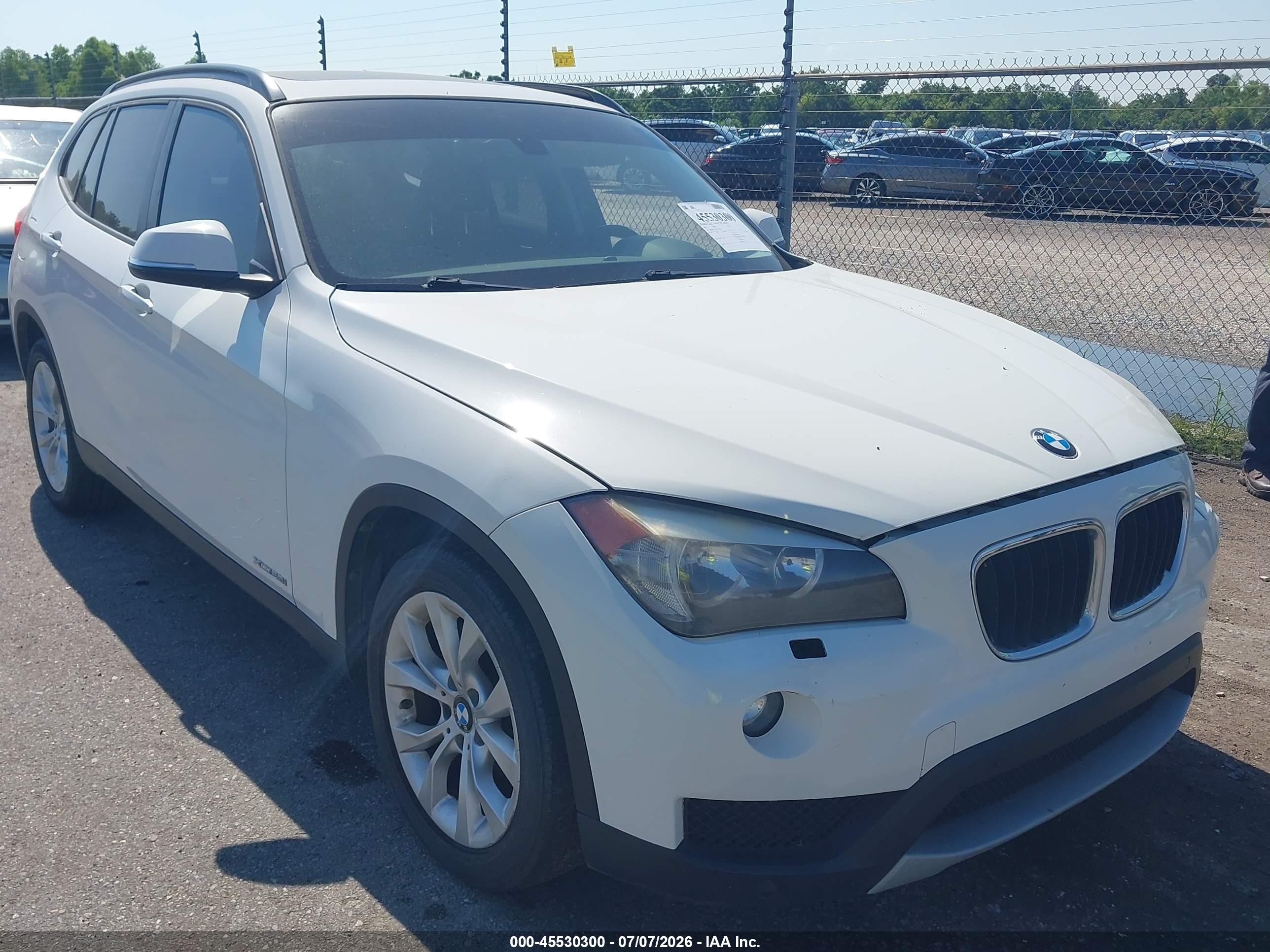 2013 Bmw X1 Xdrive28i Белый vin: WBAVL1C51DVR85926