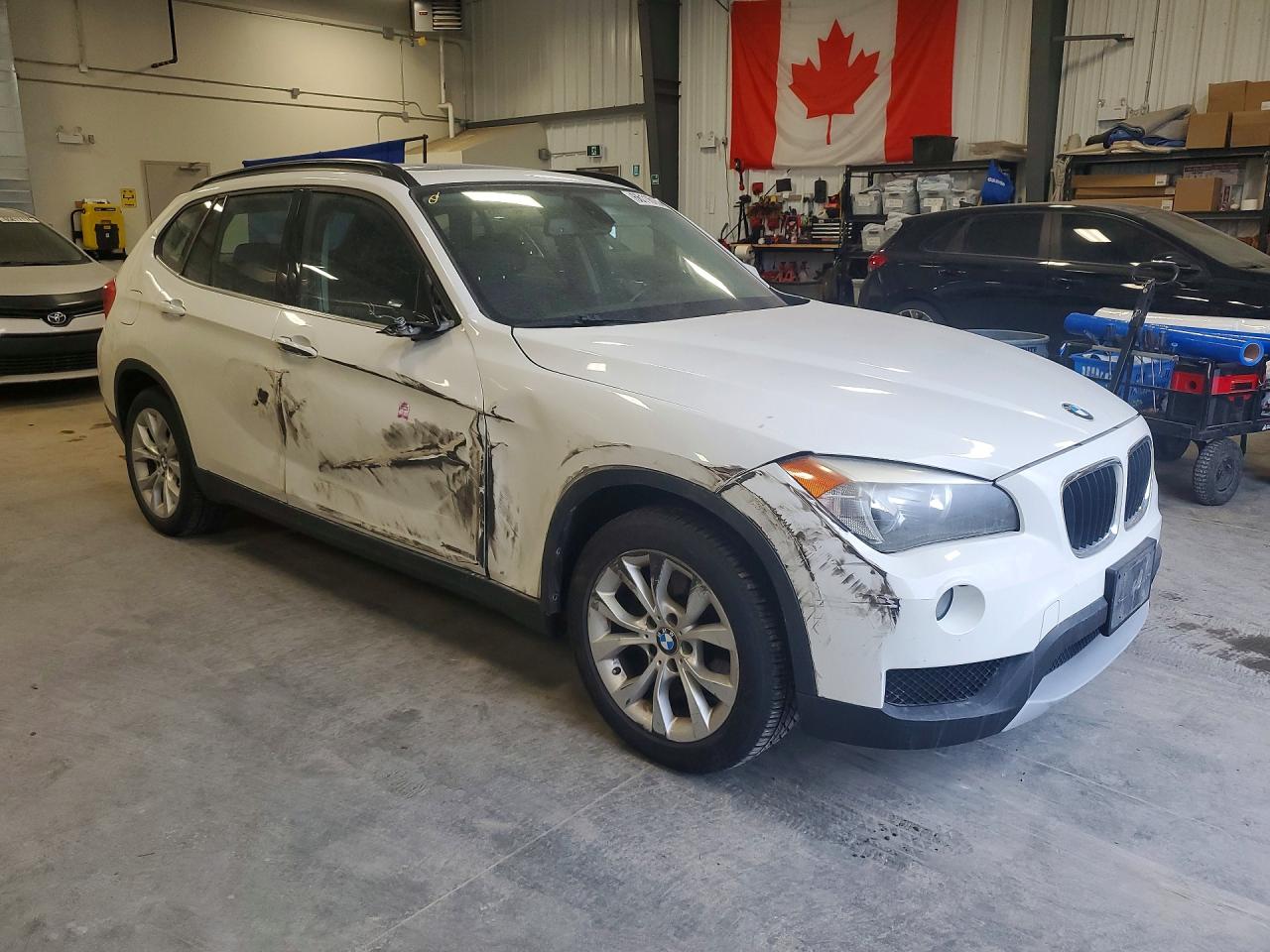 2013 Bmw X1 Xdrive28i White vin: WBAVL1C52DVR91539