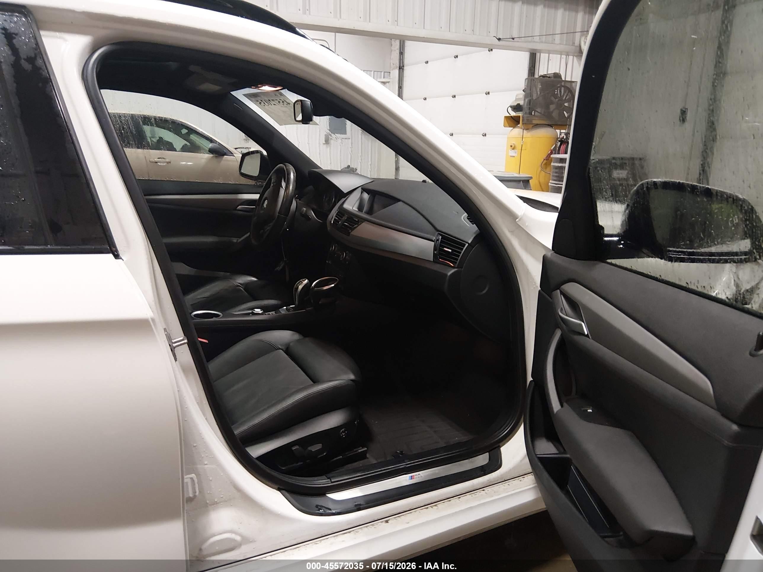 2014 Bmw X1 Xdrive28i White vin: WBAVL1C52EVY21361