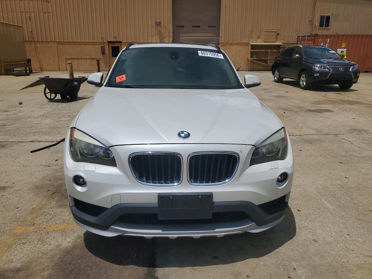 2015 Bmw X1 Xdrive28i Белый vin: WBAVL1C52FVY40199