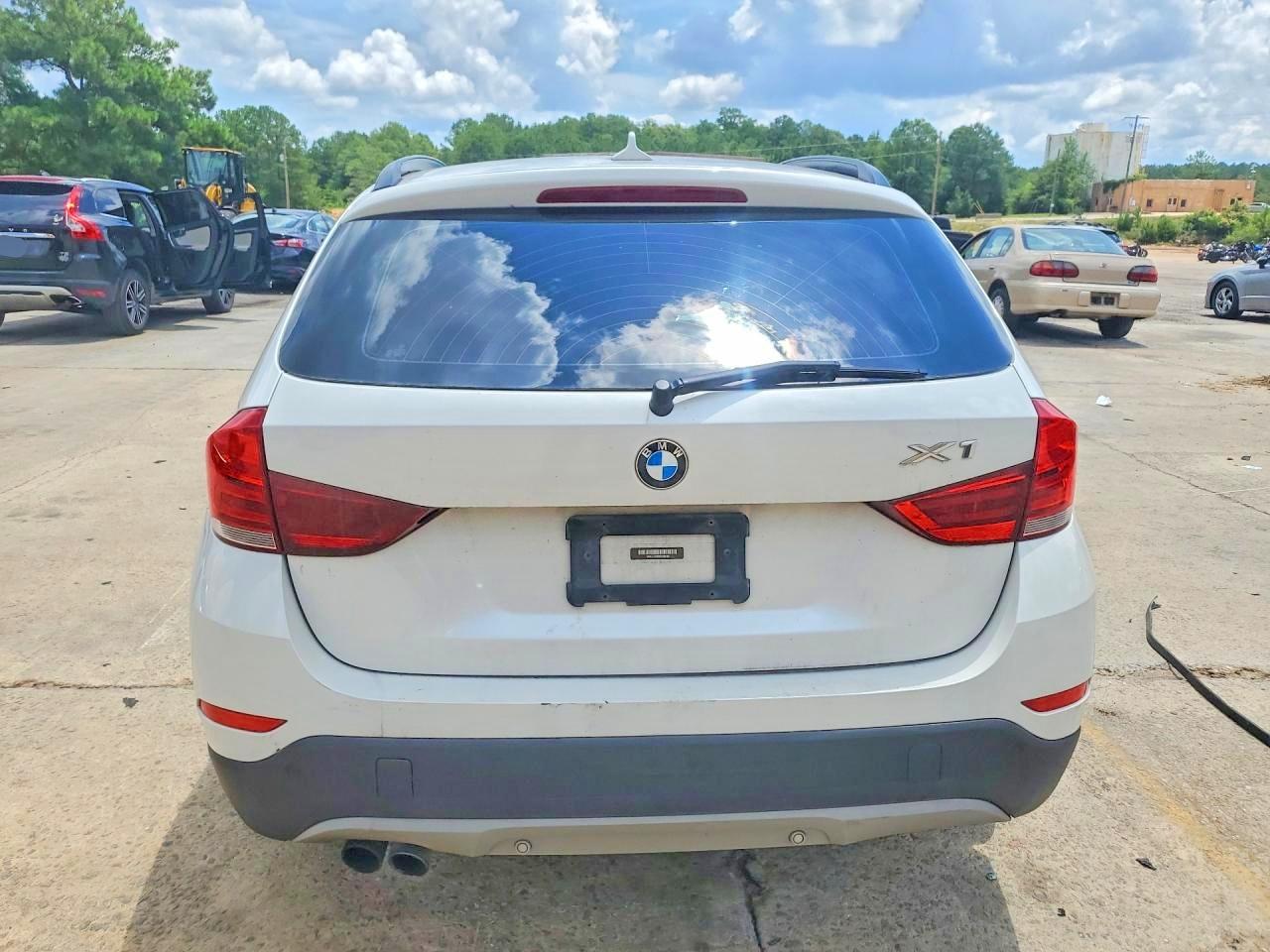 2015 Bmw X1 Xdrive28i Белый vin: WBAVL1C52FVY40199