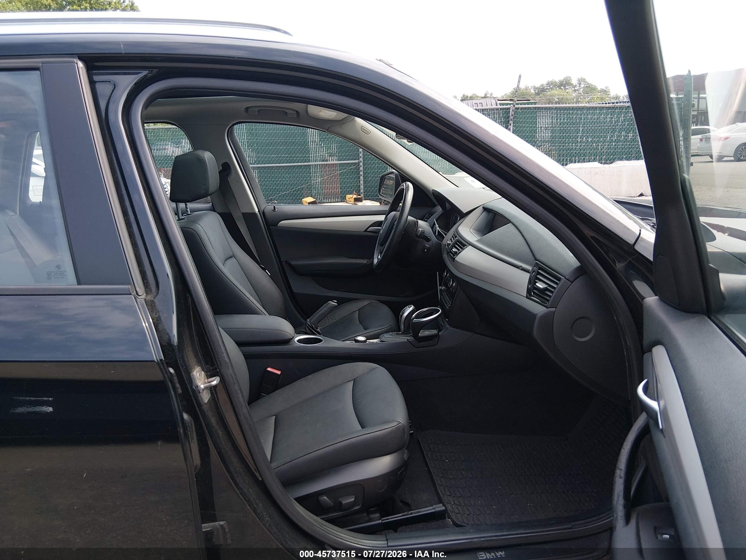 2013 Bmw X1 Xdrive28i Черный vin: WBAVL1C53DVR90254