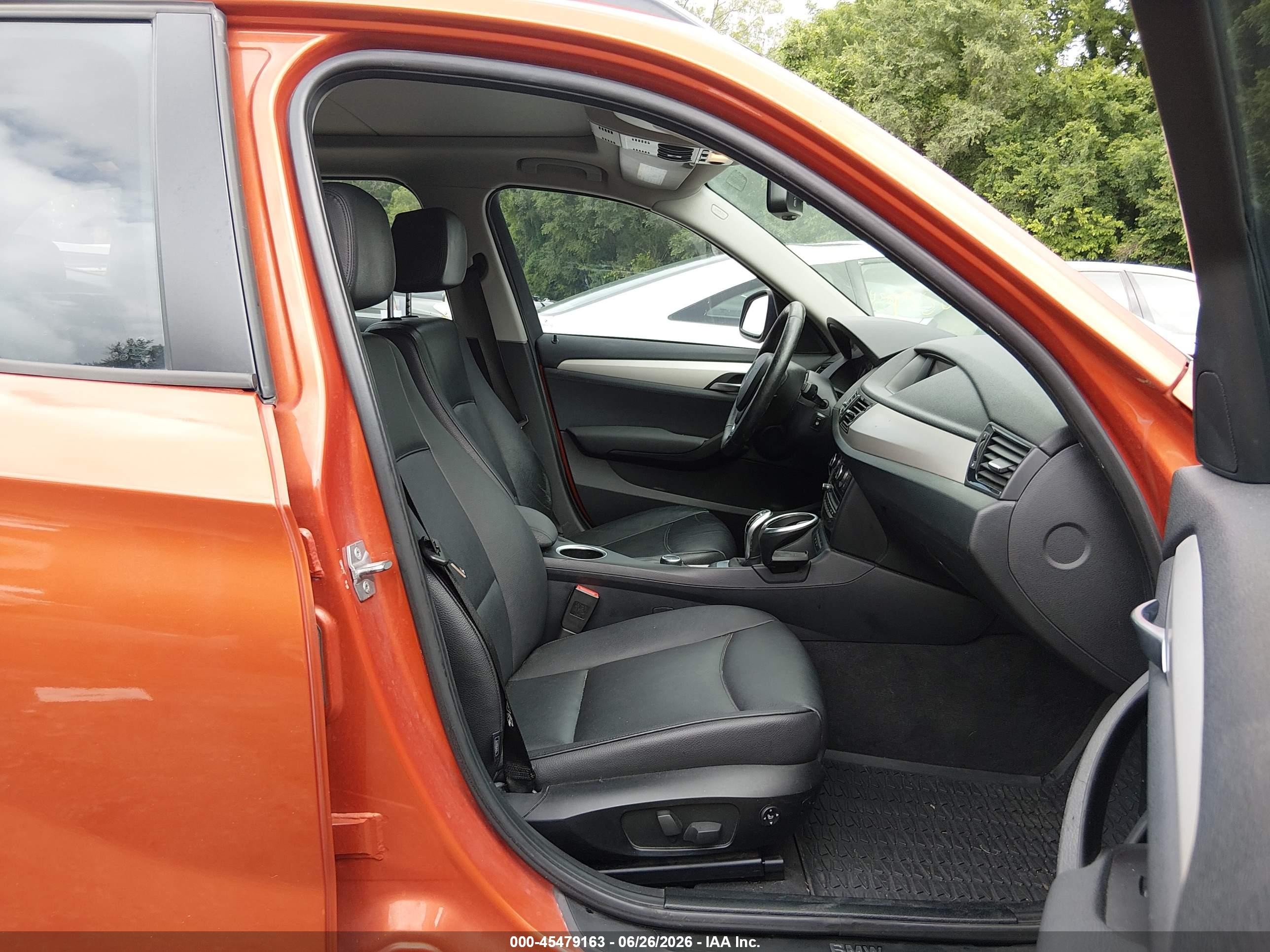 2014 Bmw X1 Xdrive28i Orange vin: WBAVL1C53EVR93236