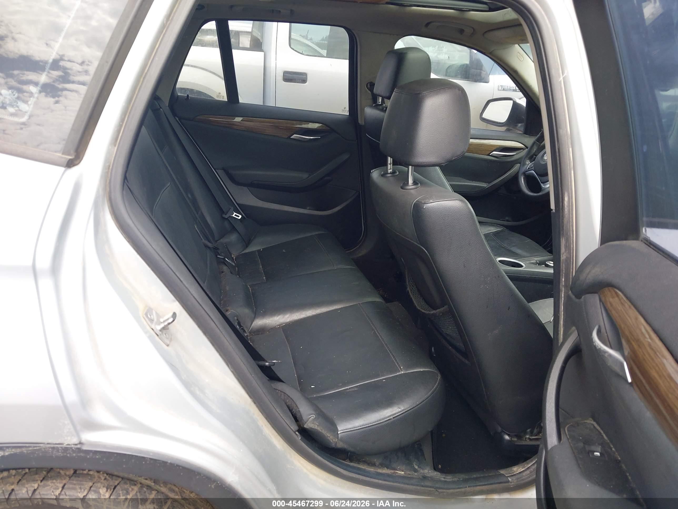2014 Bmw X1 Xdrive28i Серебряный vin: WBAVL1C53EVY15147