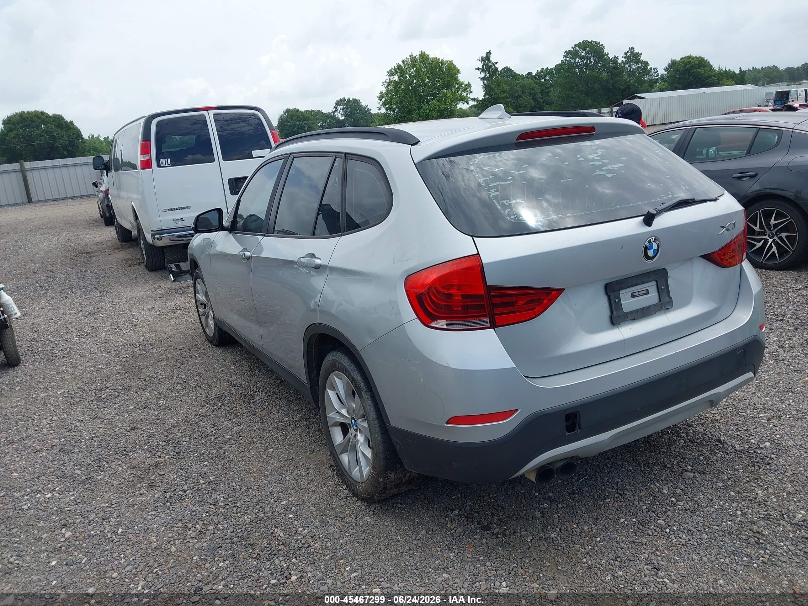 2014 Bmw X1 Xdrive28i Серебряный vin: WBAVL1C53EVY15147