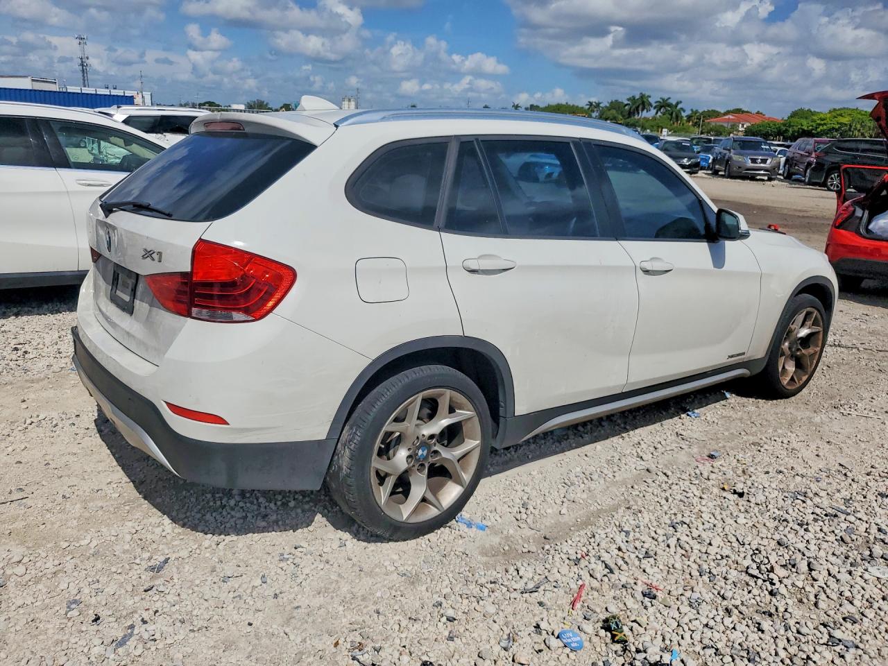 2015 Bmw X1 Xdrive28i White vin: WBAVL1C53FVY24884