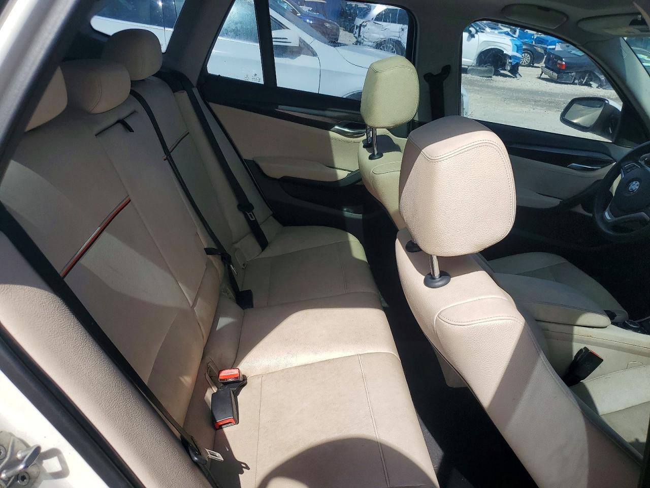 2015 Bmw X1 Xdrive28i White vin: WBAVL1C53FVY24884