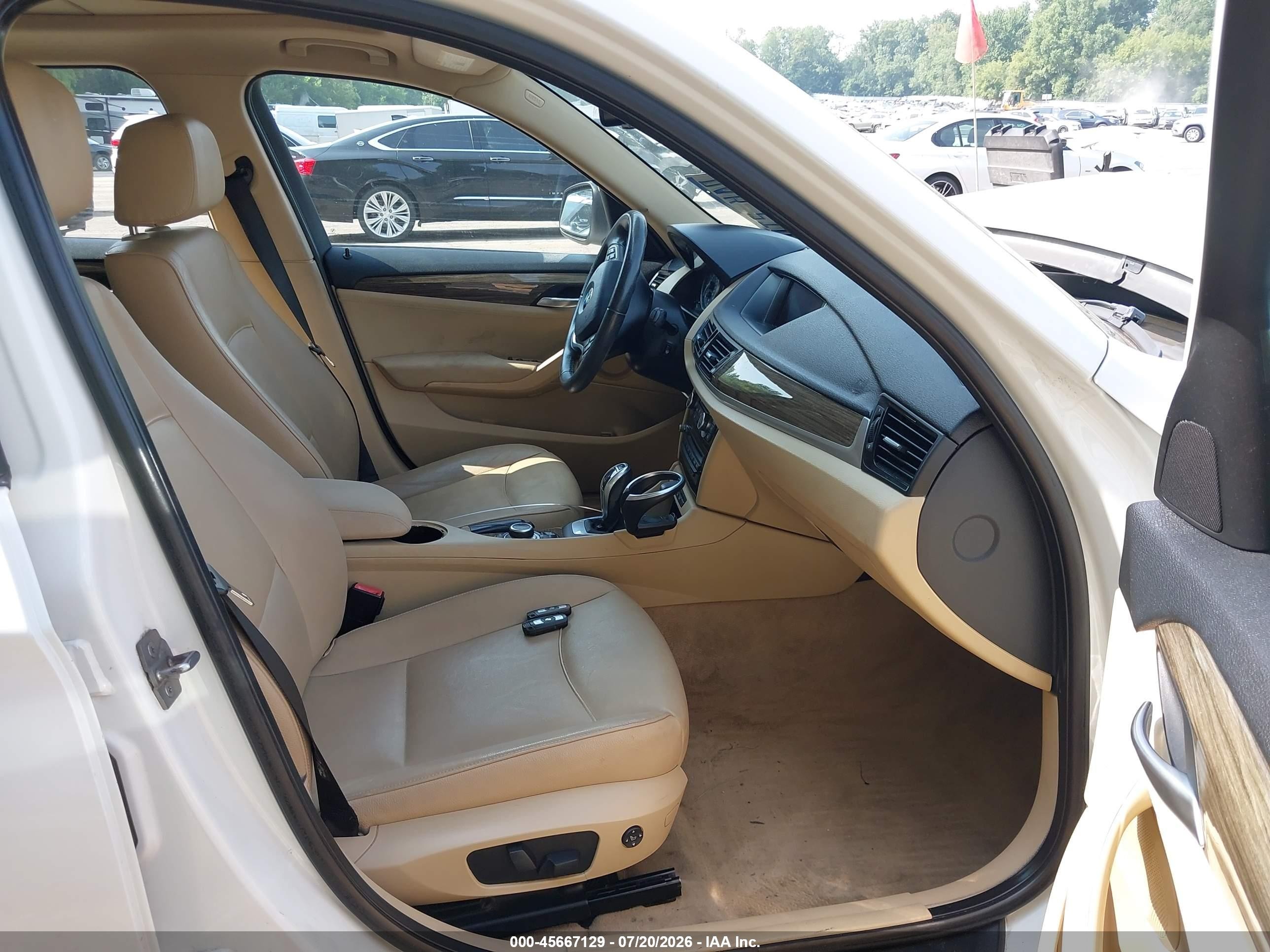 2015 Bmw X1 Xdrive28i White vin: WBAVL1C53FVY26120
