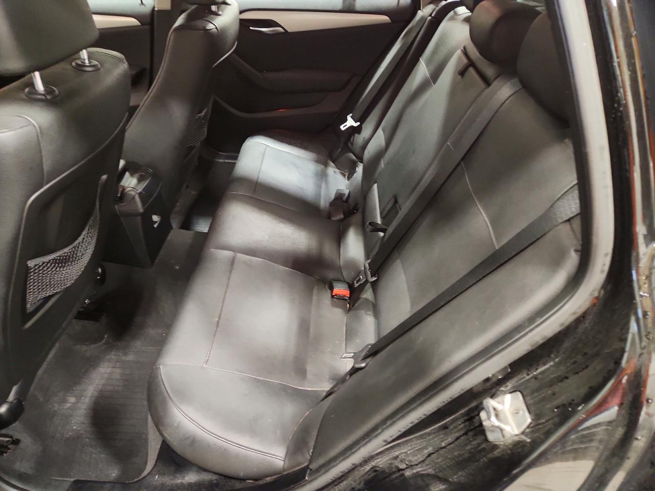 2015 Bmw X1 Xdrive28i Black vin: WBAVL1C53FVY38980