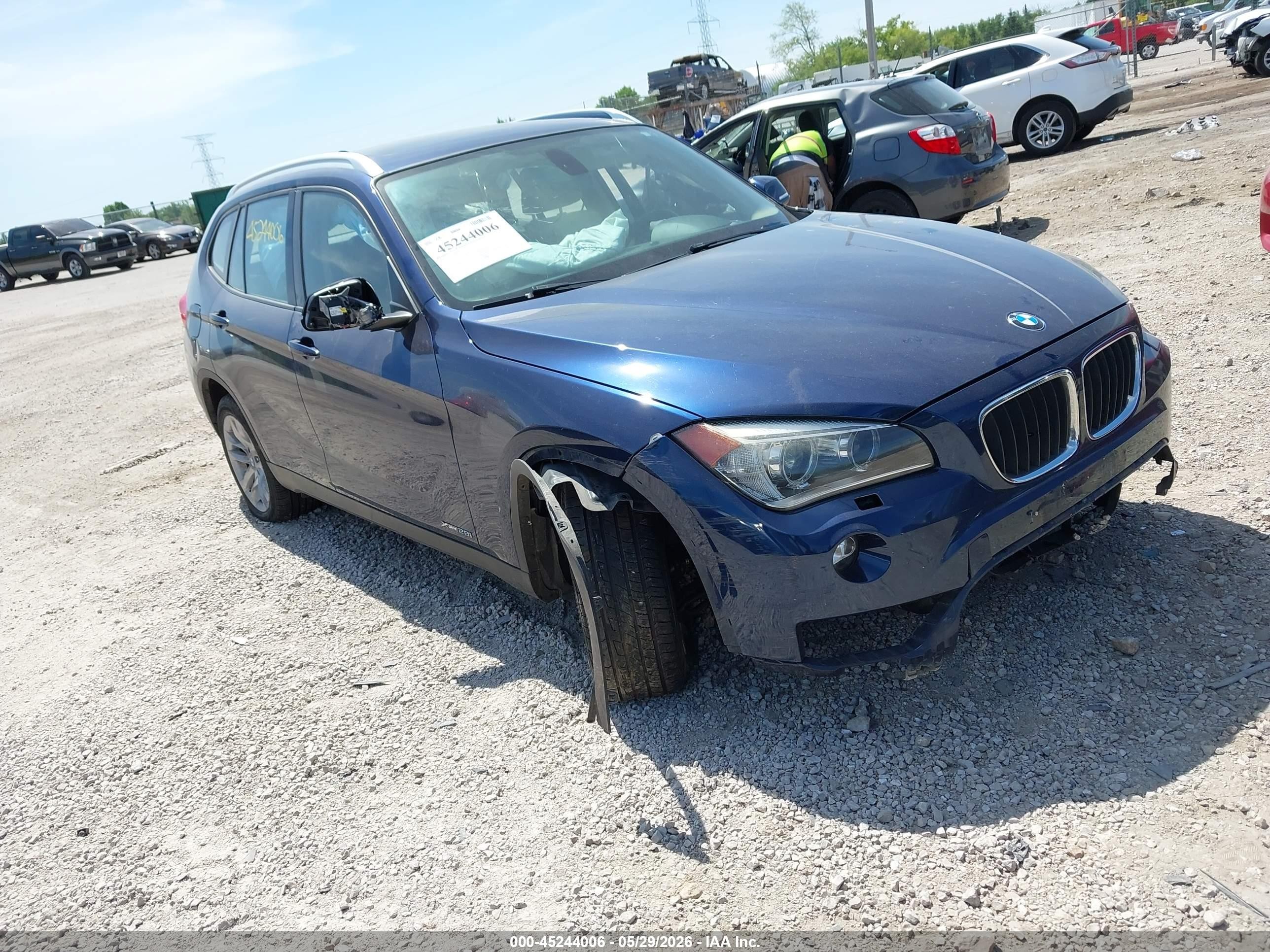 2015 Bmw X1 Xdrive28i Blue vin: WBAVL1C53FVY41698