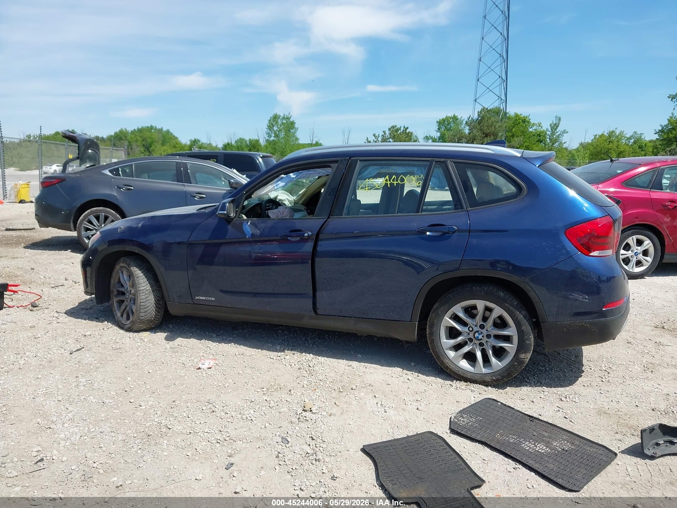 2015 Bmw X1 Xdrive28i Blue vin: WBAVL1C53FVY41698