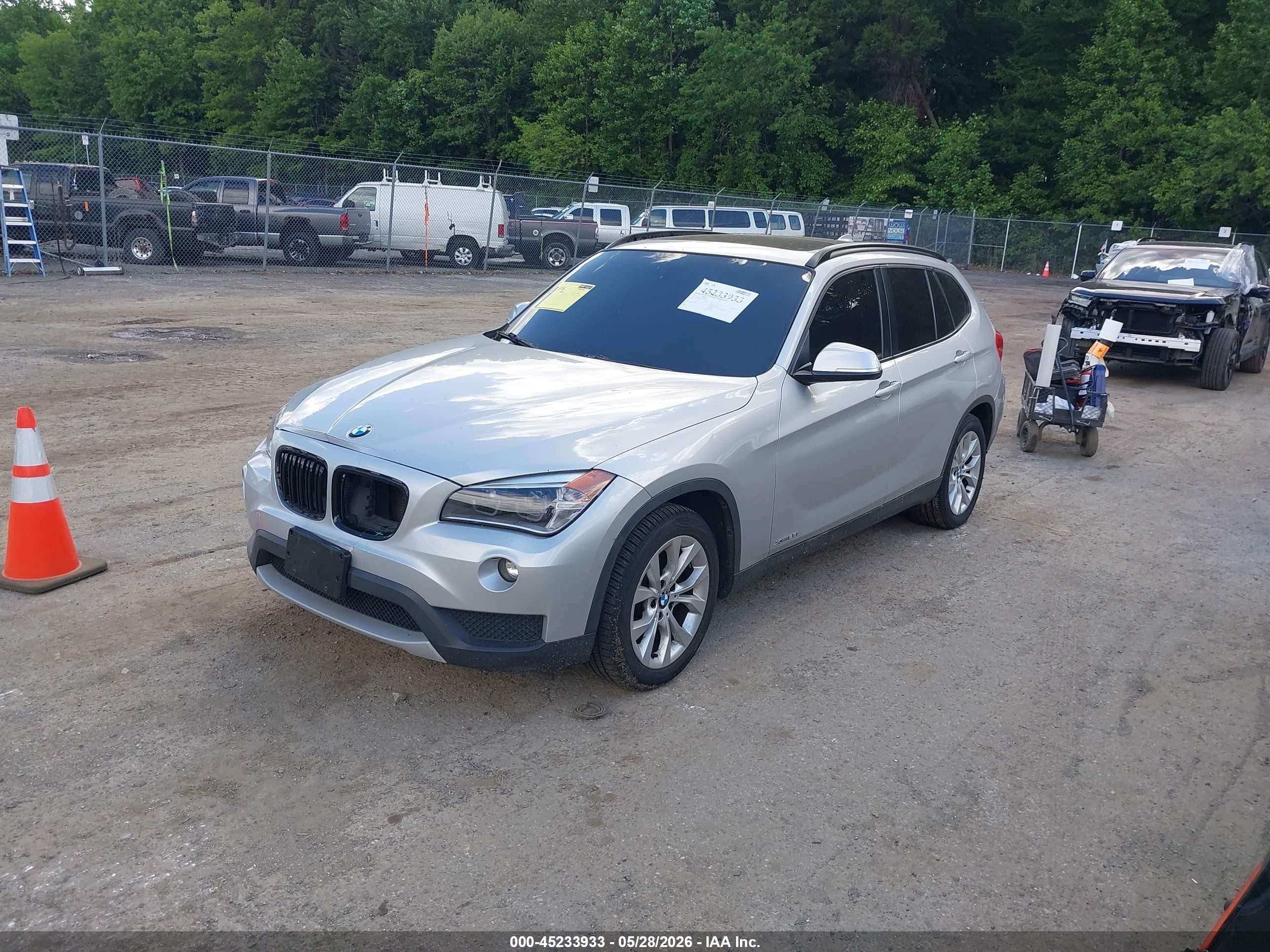 2013 Bmw X1 Xdrive28i Silver vin: WBAVL1C54DVR89291