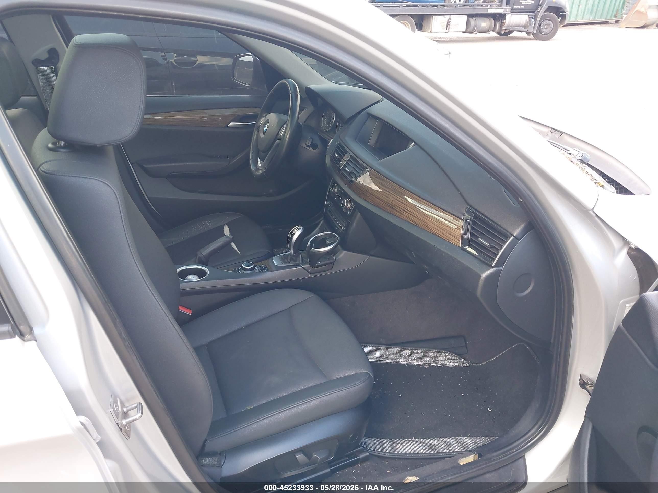 2013 Bmw X1 Xdrive28i Silver vin: WBAVL1C54DVR89291
