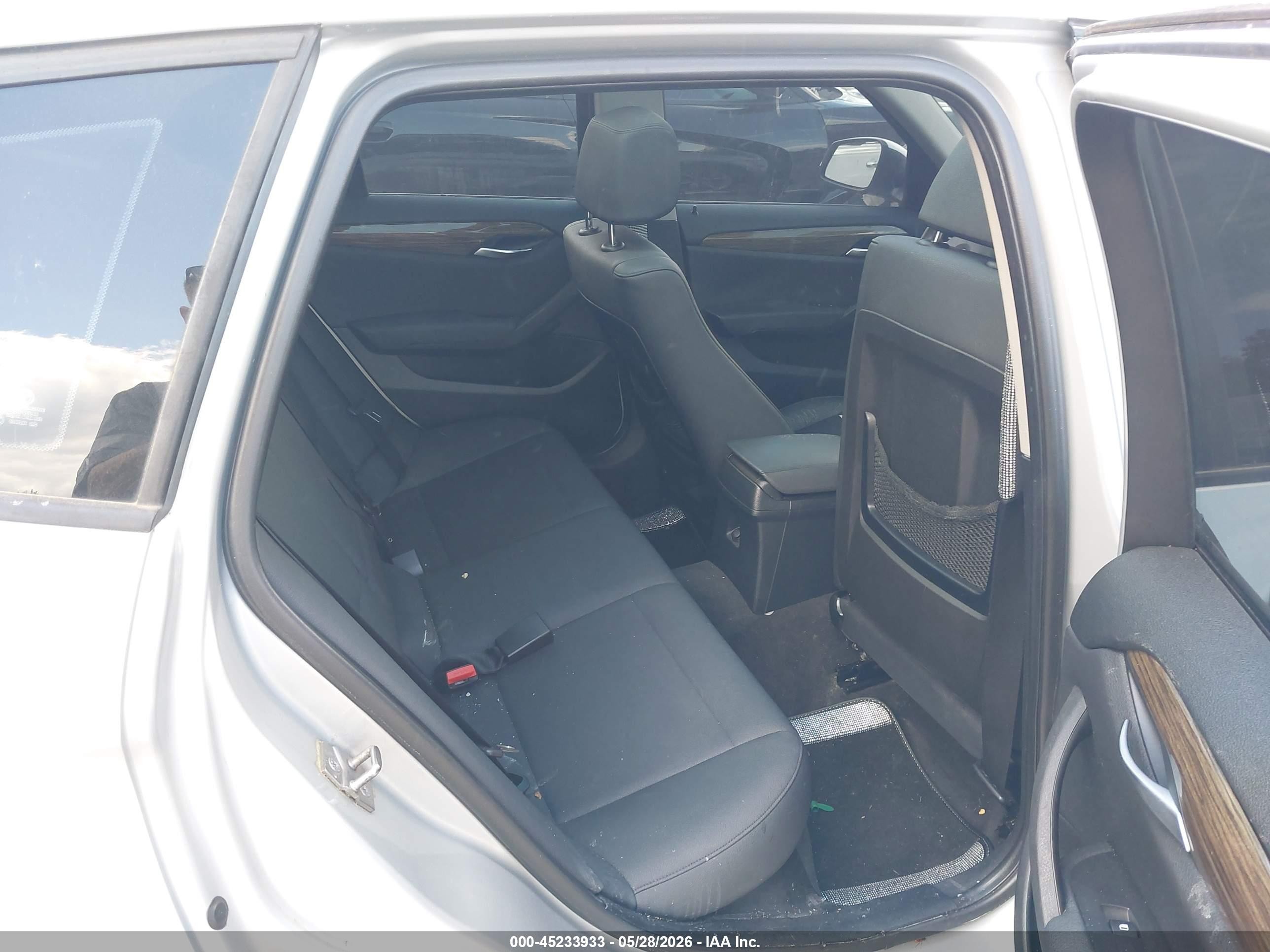 2013 Bmw X1 Xdrive28i Silver vin: WBAVL1C54DVR89291