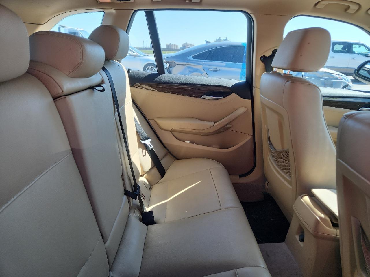 2014 Bmw X1 Xdrive28i White vin: WBAVL1C54EVR93777