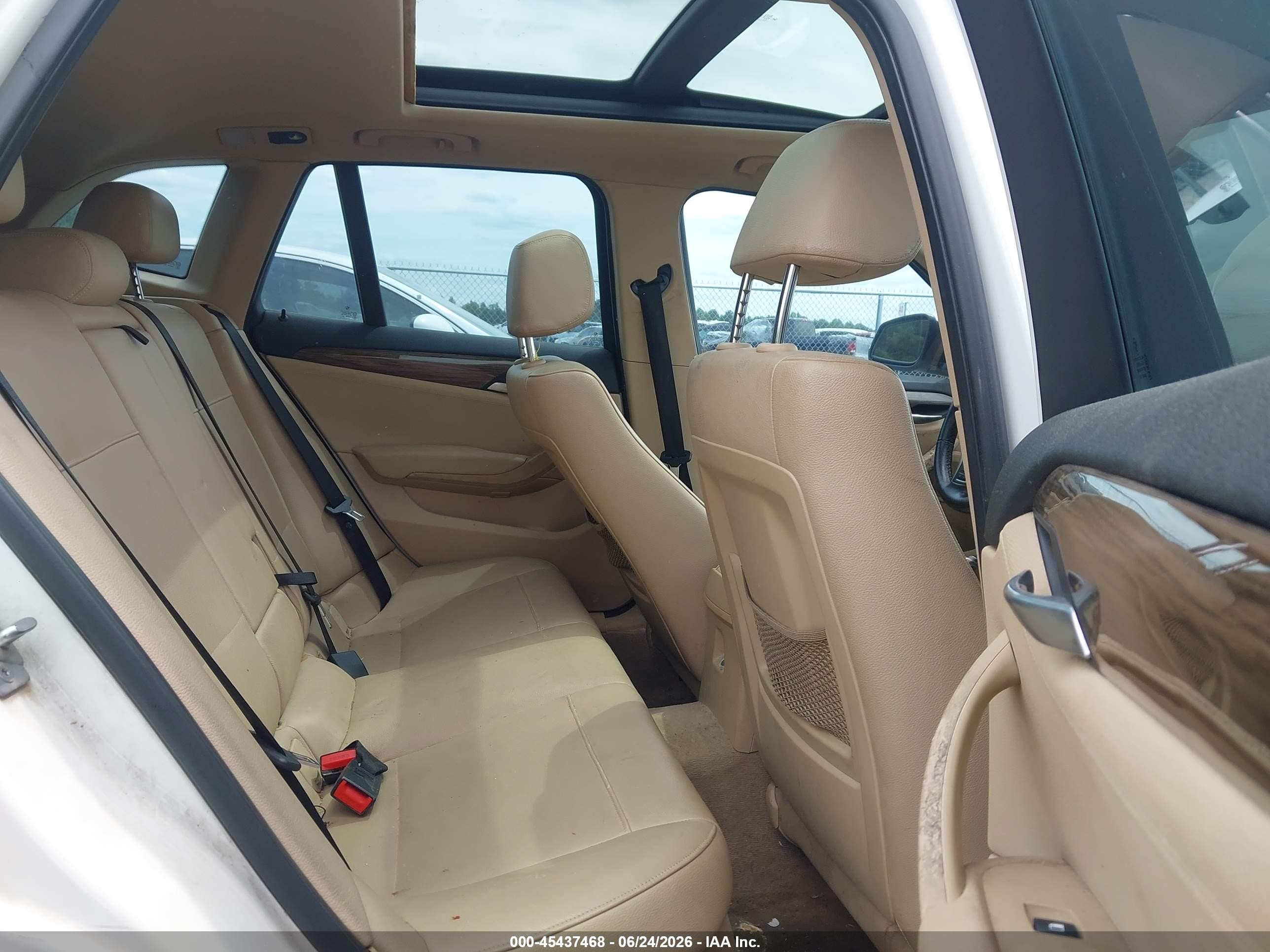 2014 Bmw X1 Xdrive28i White vin: WBAVL1C54EVY18400