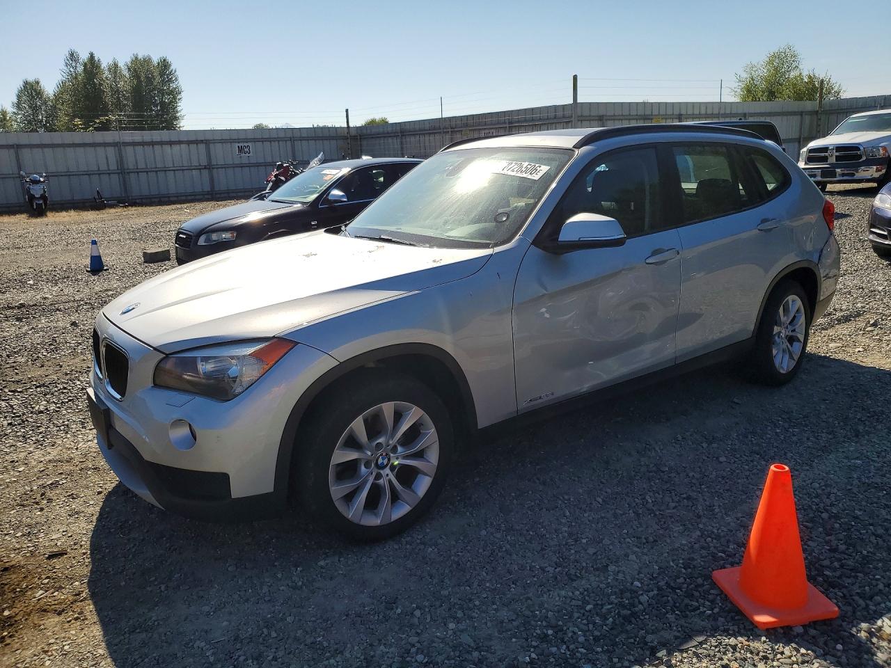 2014 Bmw X1 Xdrive28i Silver vin: WBAVL1C54EVY23810