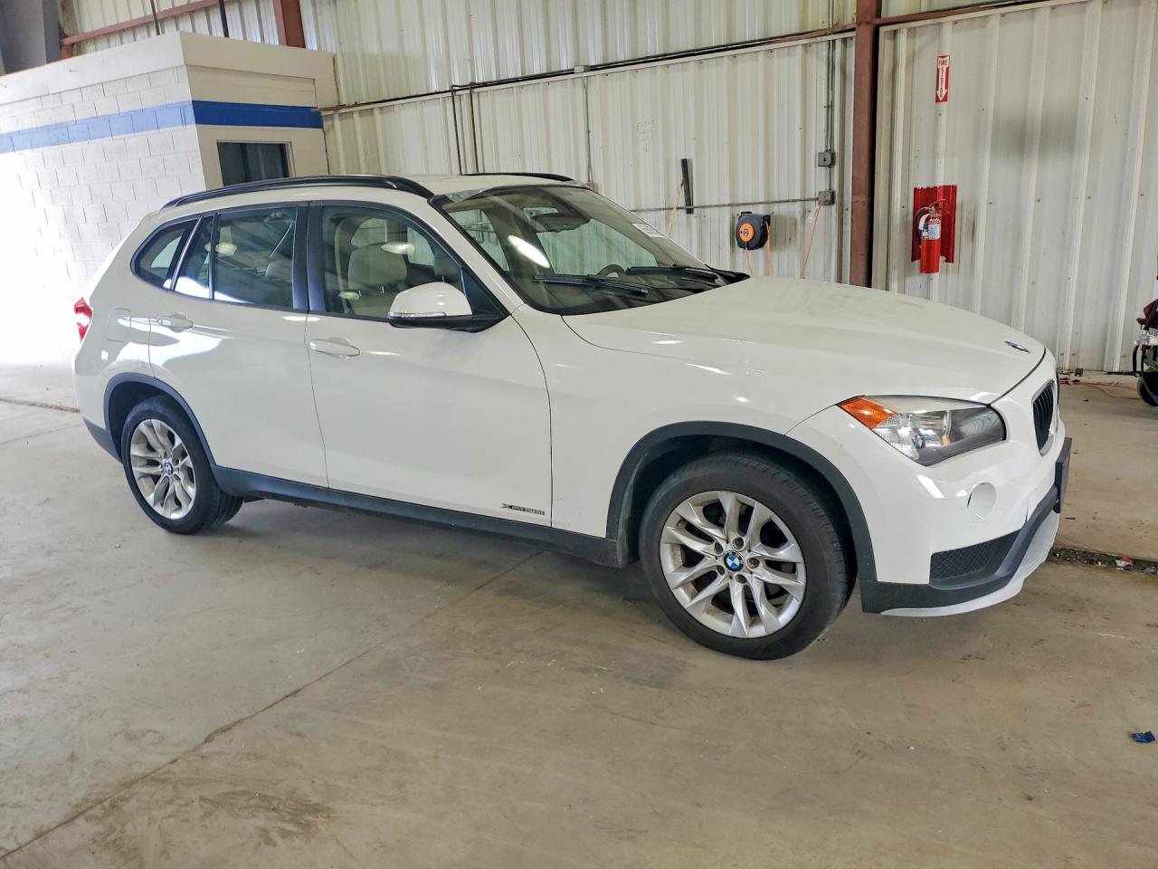 2015 Bmw X1 Xdrive28i White vin: WBAVL1C54FVY40446