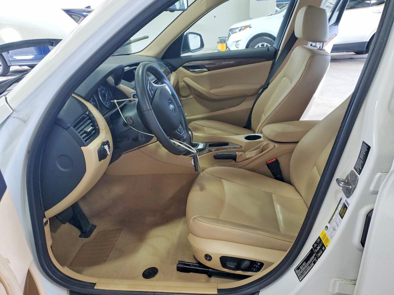 2015 Bmw X1 Xdrive28i White vin: WBAVL1C54FVY40446