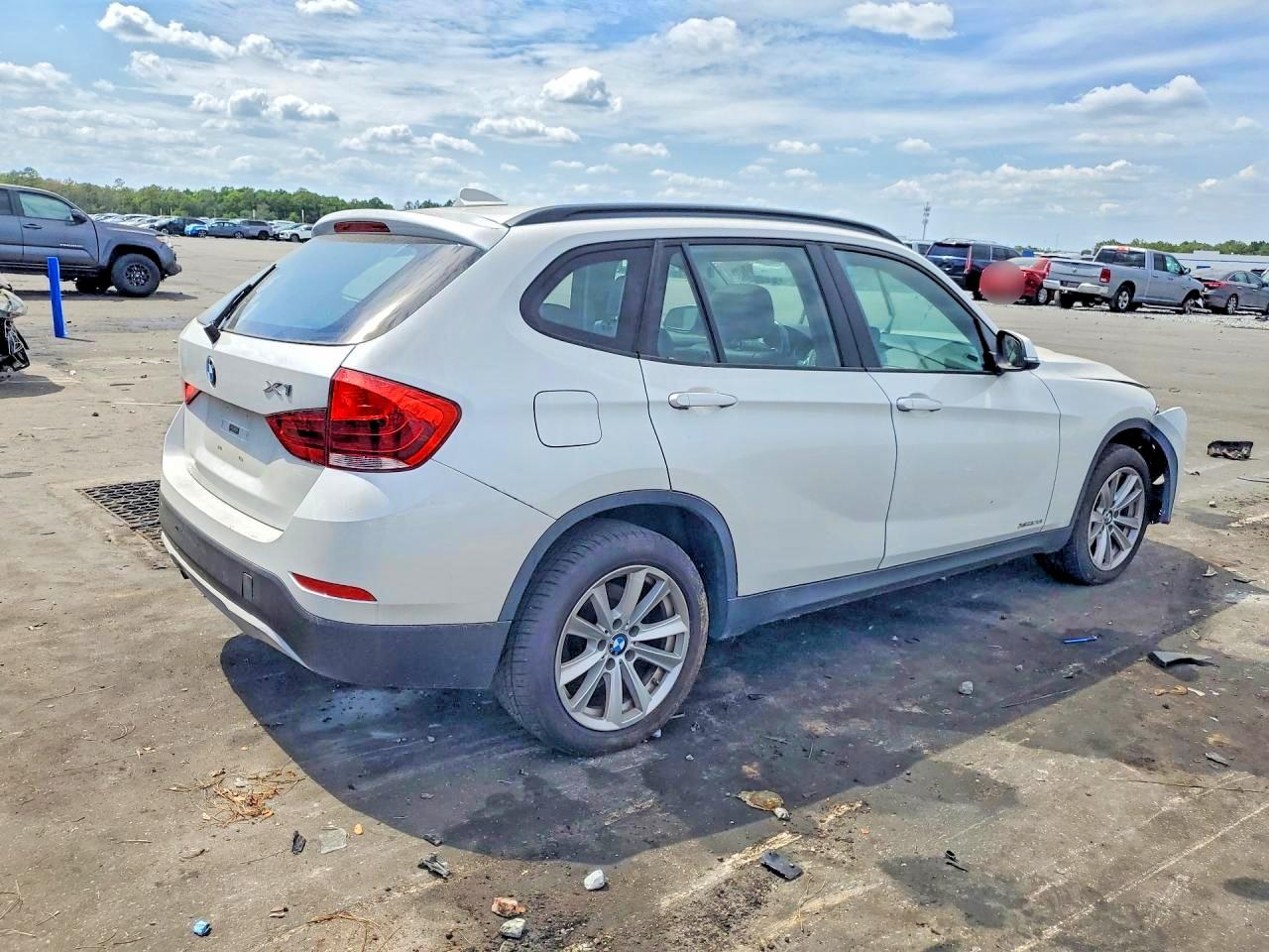 2013 Bmw X1 Xdrive28i White vin: WBAVL1C55DVR81863