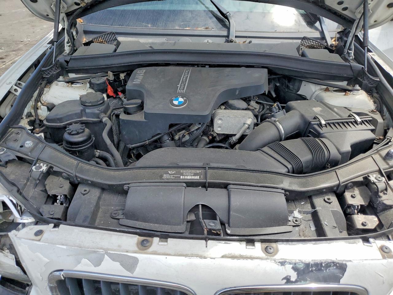 2013 Bmw X1 Xdrive28i White vin: WBAVL1C55DVR81863