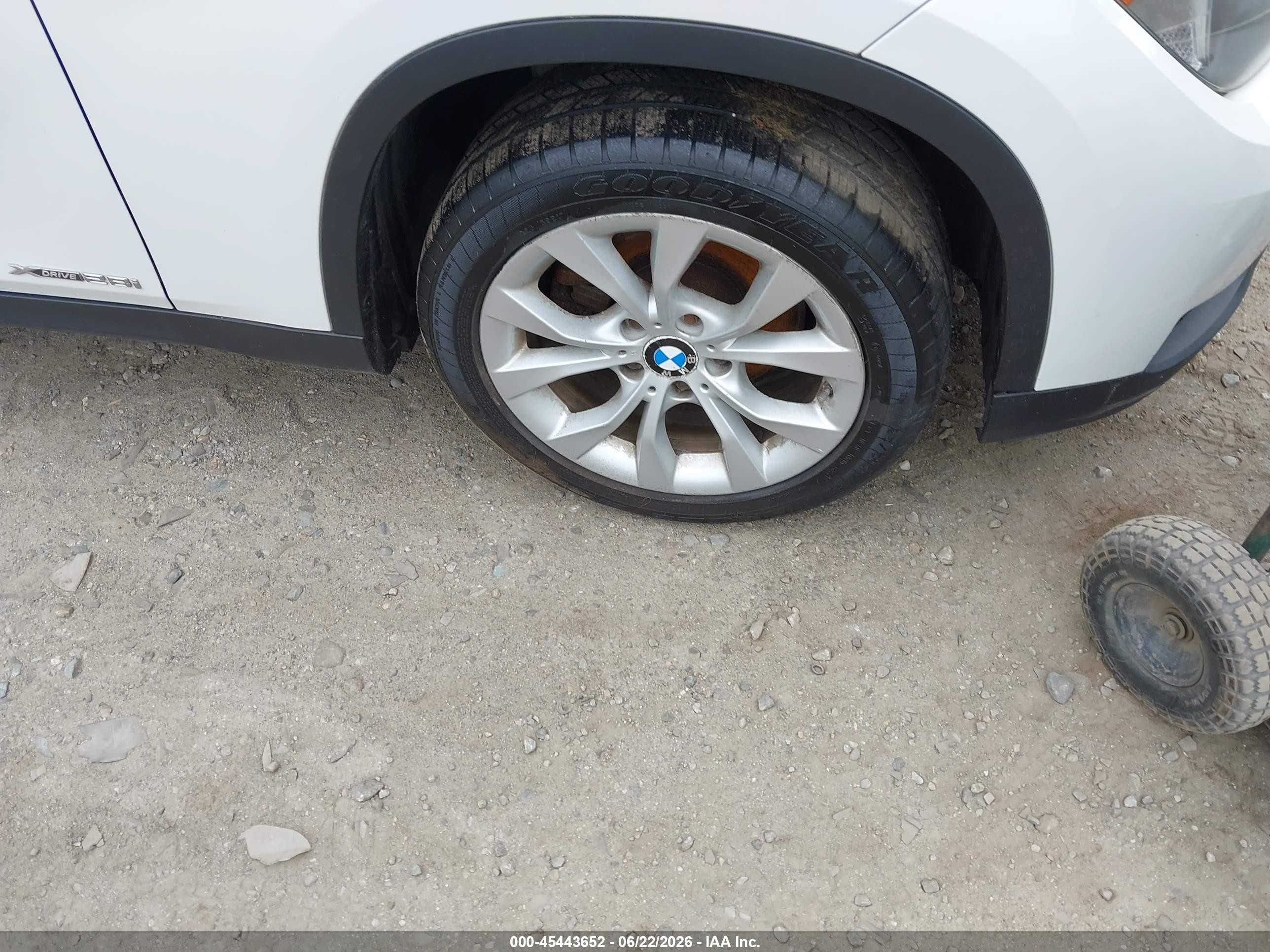 2014 Bmw X1 Xdrive28i White vin: WBAVL1C55EVR92668