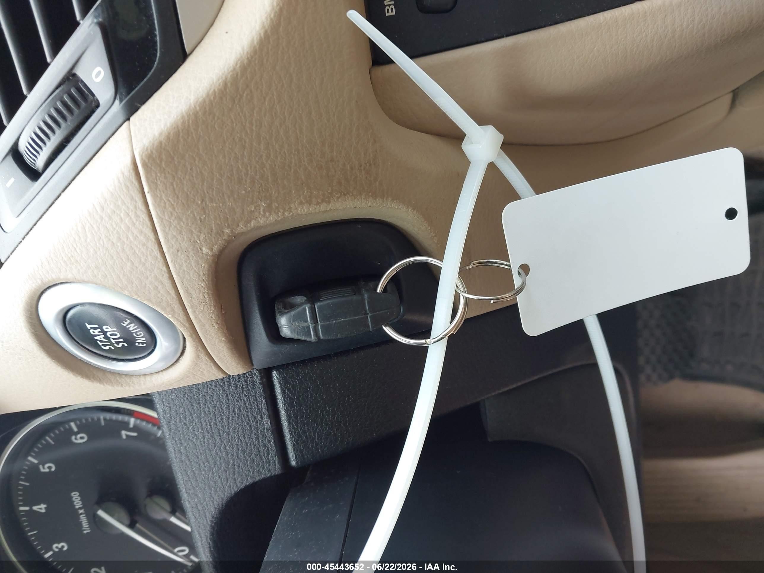 2014 Bmw X1 Xdrive28i White vin: WBAVL1C55EVR92668