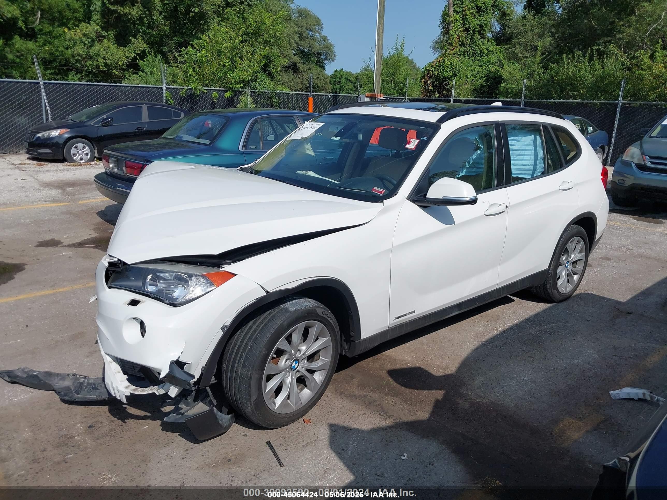 2014 Bmw X1 Xdrive28i Белый vin: WBAVL1C55EVY14453