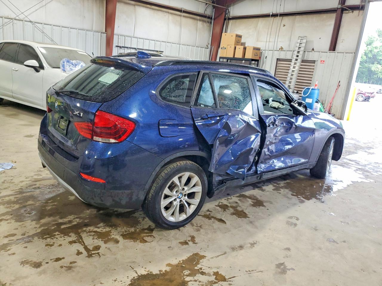 2014 Bmw X1 Xdrive28i Blue vin: WBAVL1C55EVY15523