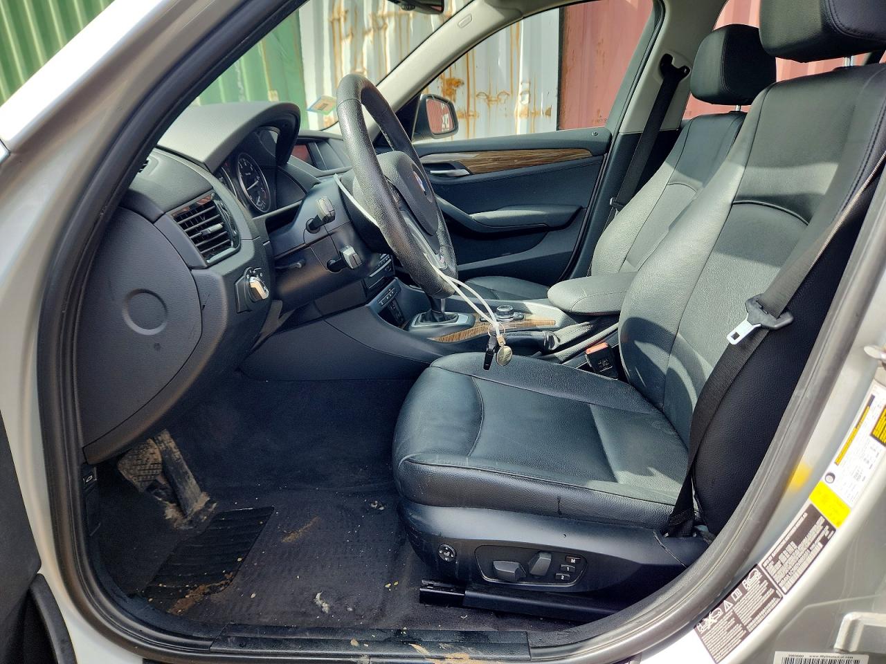 2013 Bmw X1 Xdrive28i Серебряный vin: WBAVL1C56DVR85551
