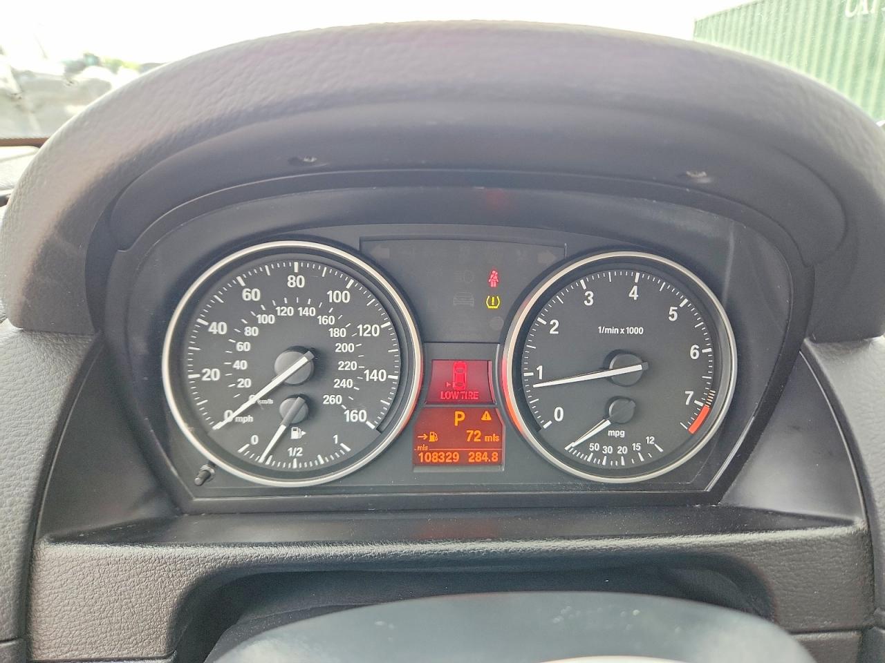 2013 Bmw X1 Xdrive28i Серебряный vin: WBAVL1C56DVR85551