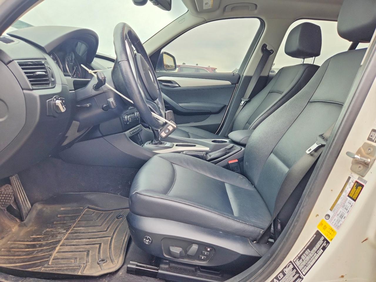 2013 Bmw X1 Xdrive28i White vin: WBAVL1C56DVR90488