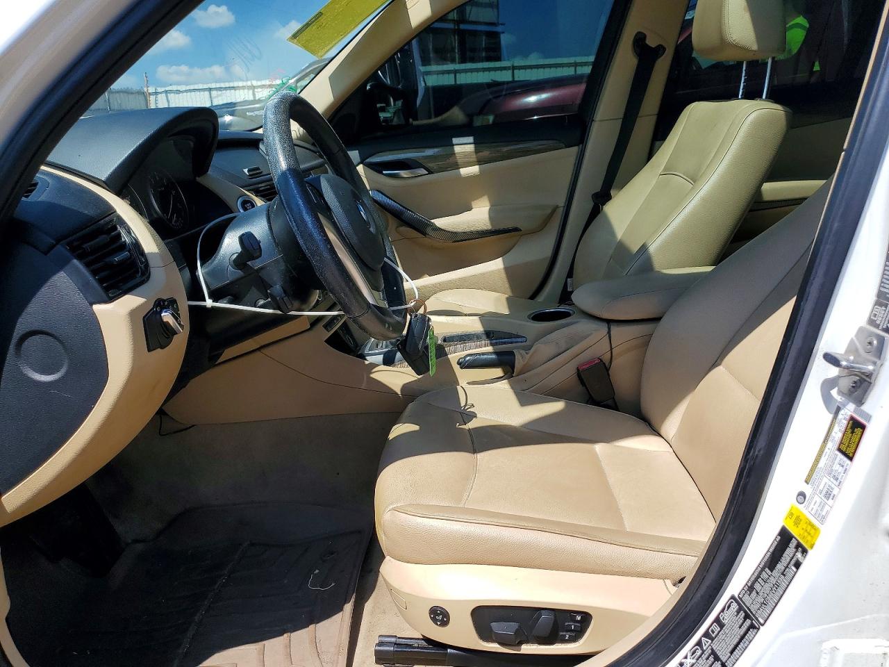 2014 Bmw X1 Xdrive28i Белый vin: WBAVL1C56EVY11559