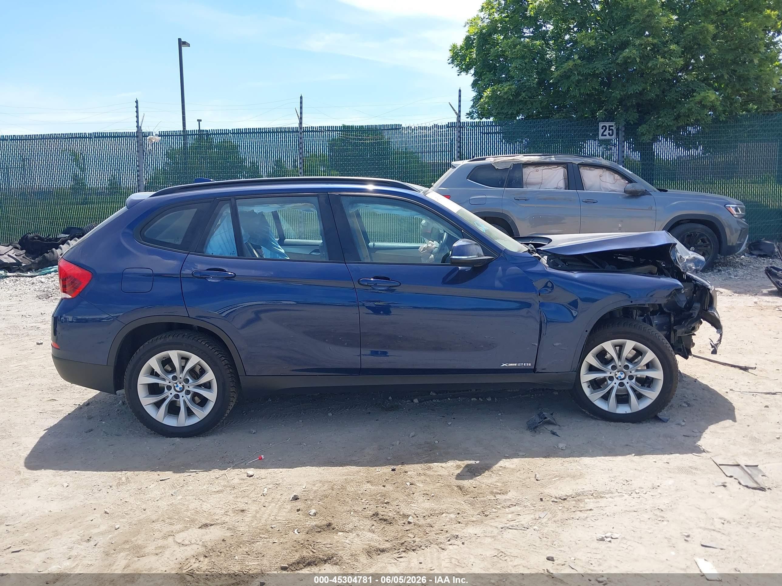 2014 Bmw X1 Xdrive28i Dark Blue vin: WBAVL1C56EVY13165