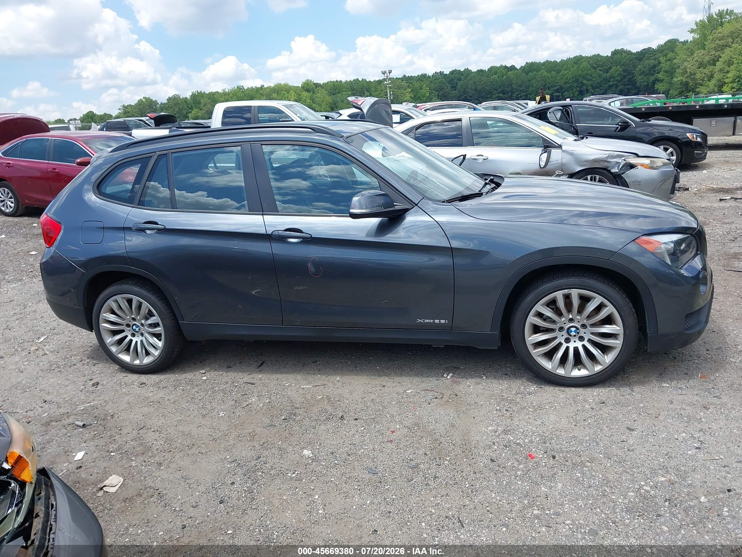 2014 Bmw X1 Xdrive28i Gray vin: WBAVL1C56EVY18754