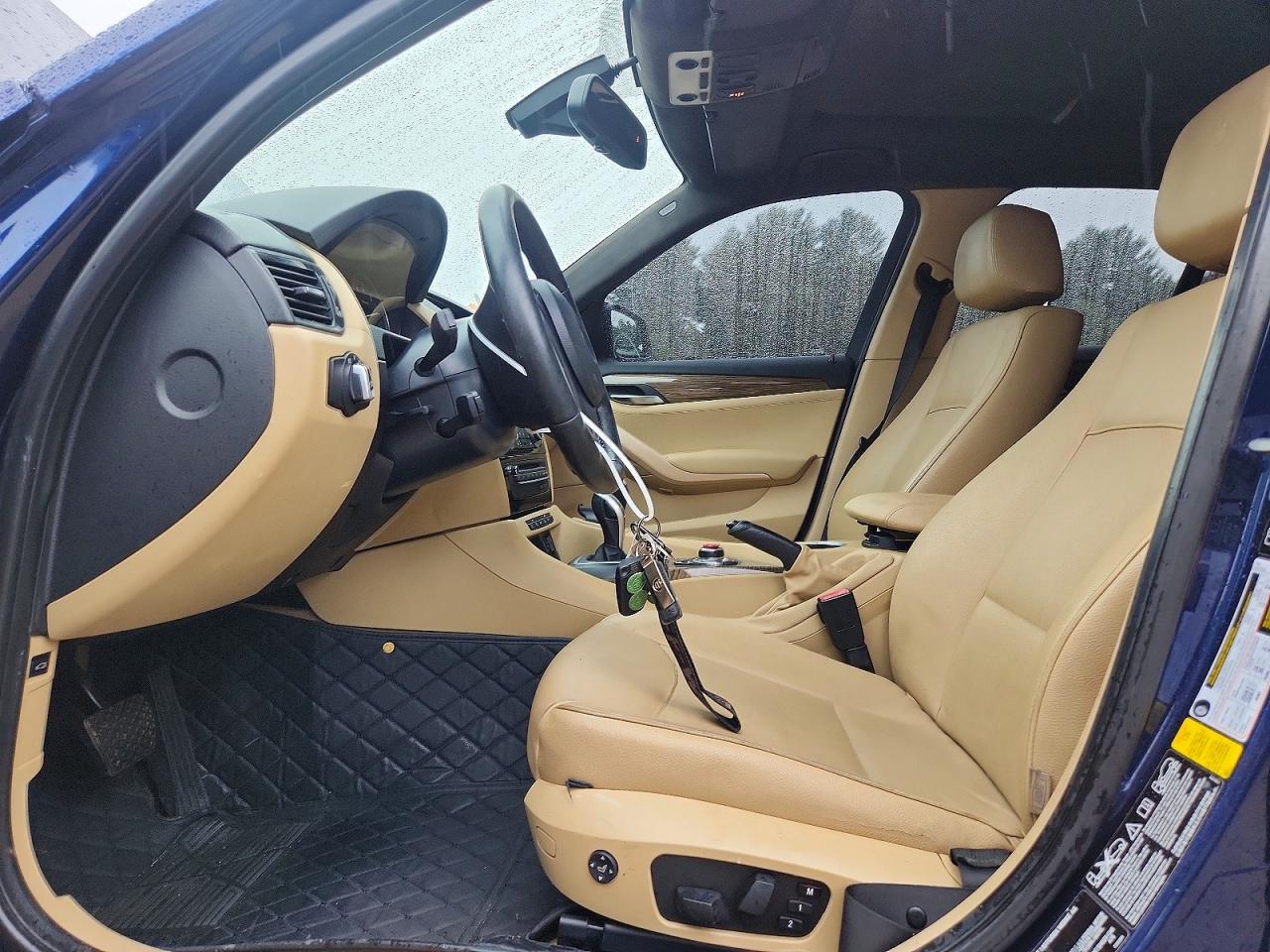 2014 Bmw X1 Xdrive28i Blue vin: WBAVL1C56EVY22013