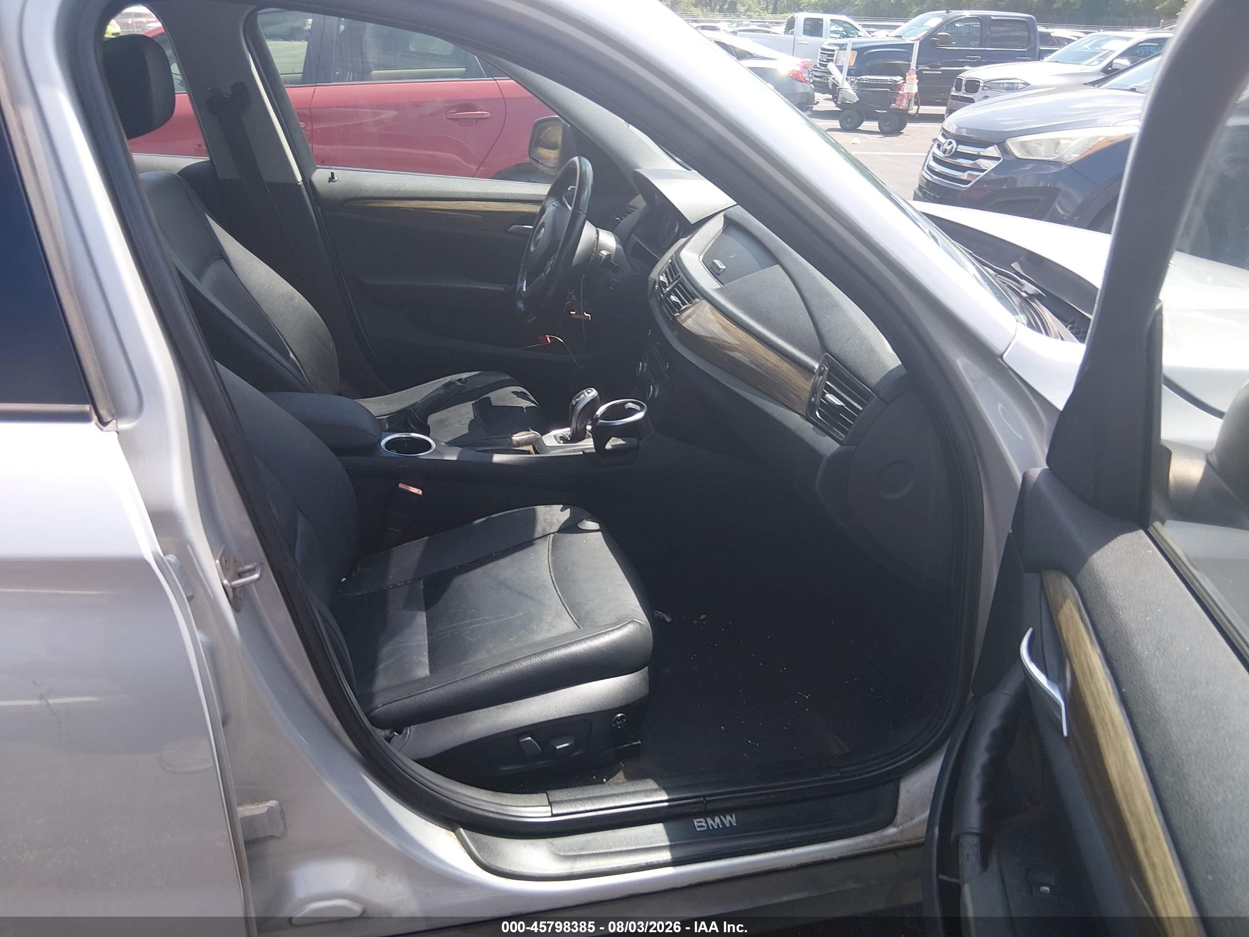 2013 Bmw X1 Xdrive28i Silver vin: WBAVL1C57DVR85106