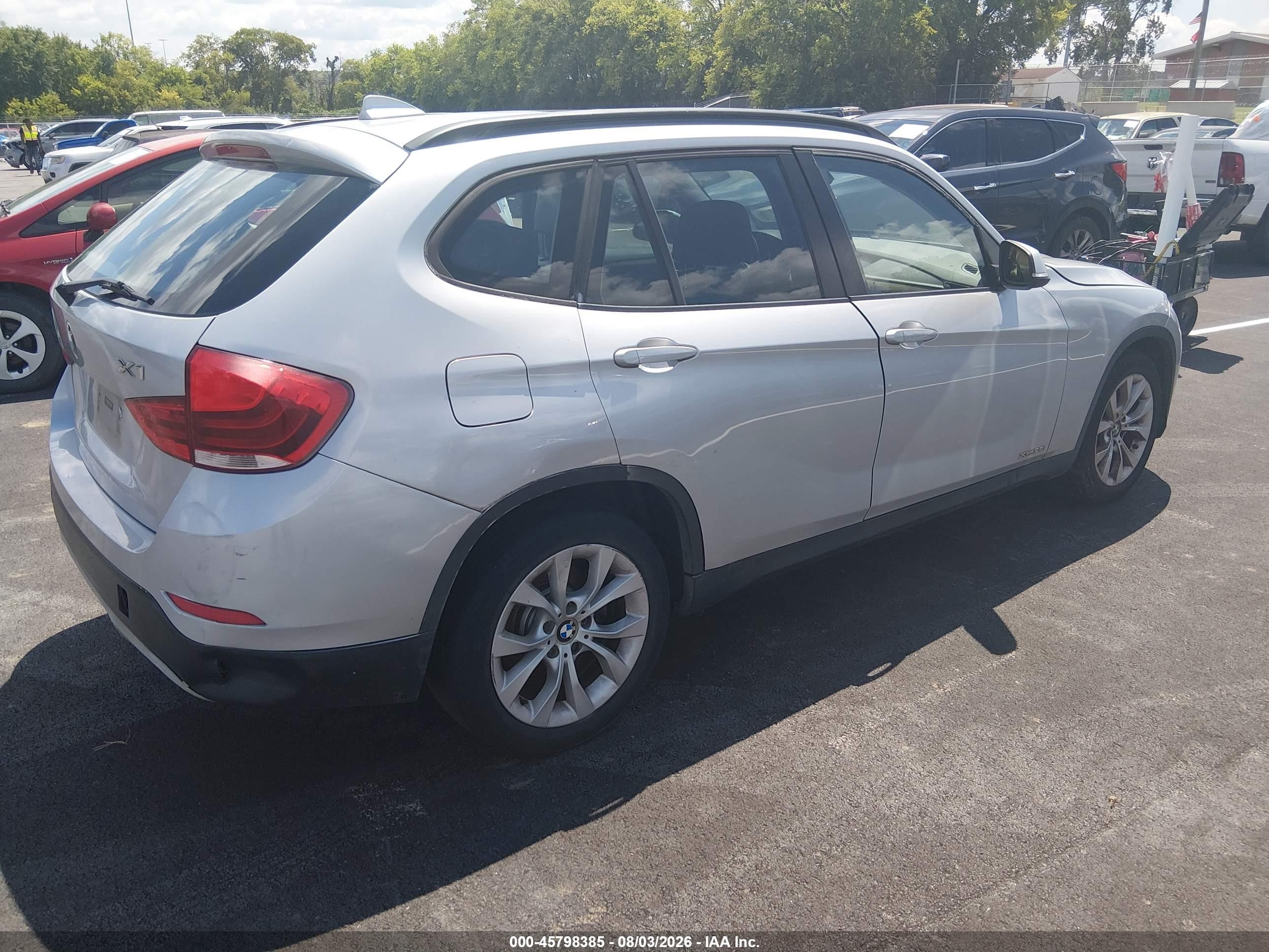 2013 Bmw X1 Xdrive28i Silver vin: WBAVL1C57DVR85106