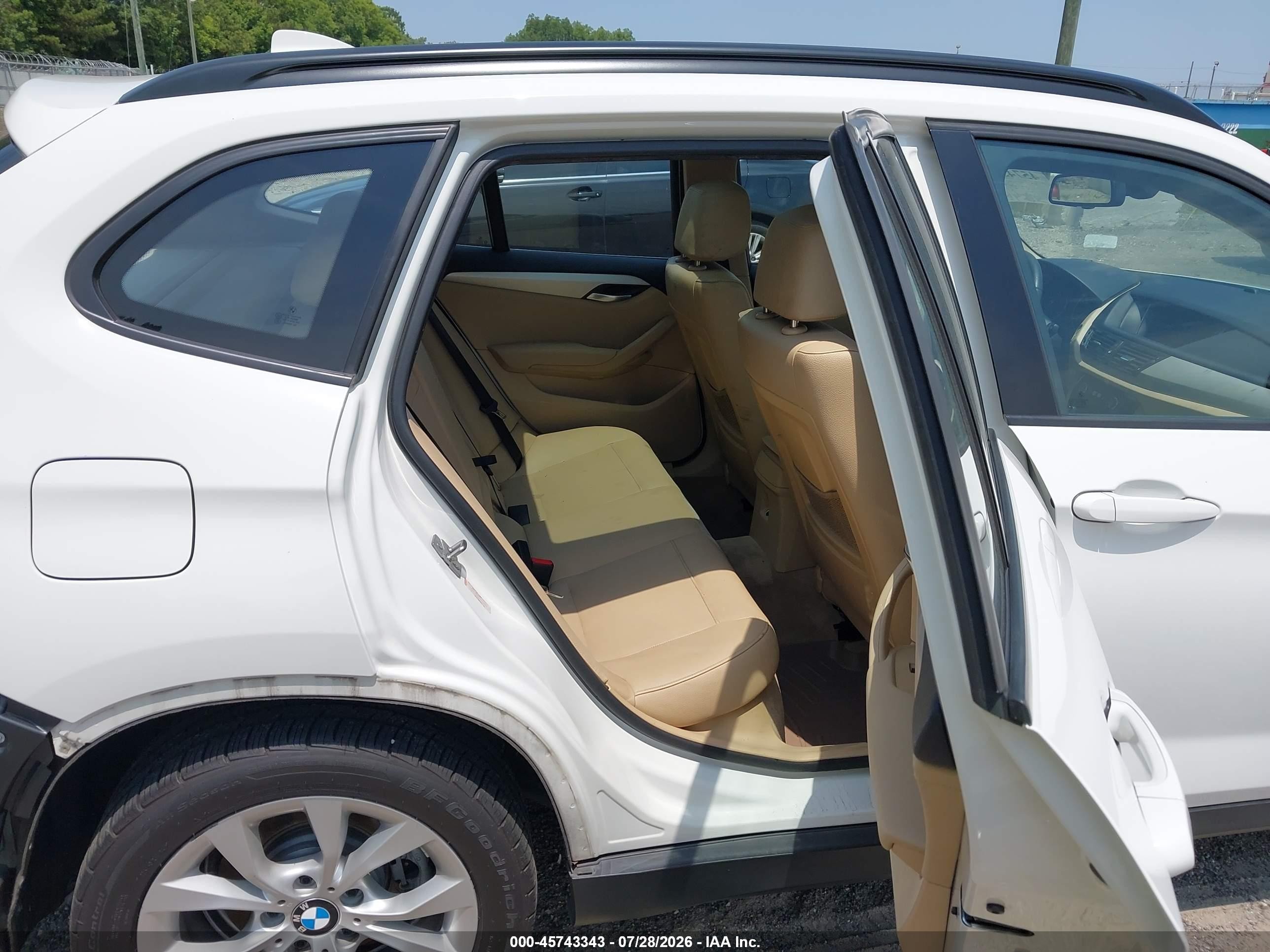 2014 Bmw X1 Xdrive28i White vin: WBAVL1C57EVY16995