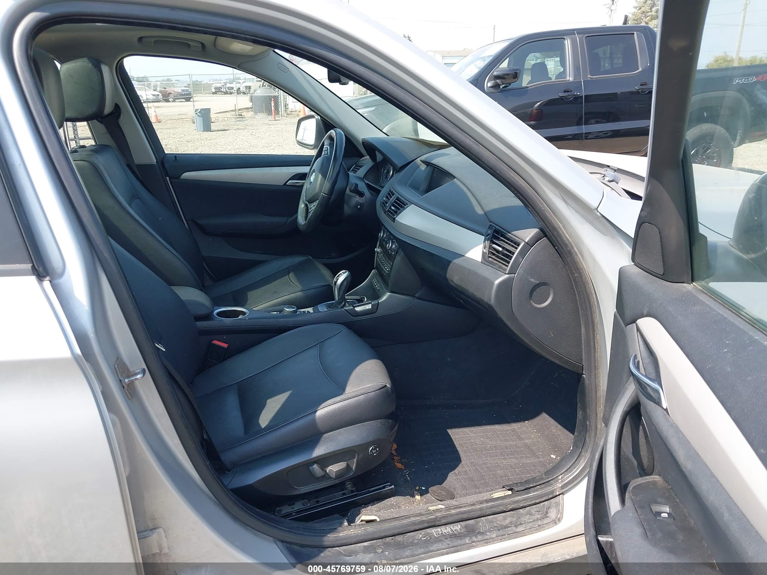 2015 Bmw X1 Xdrive28i Silver vin: WBAVL1C57FVY26704