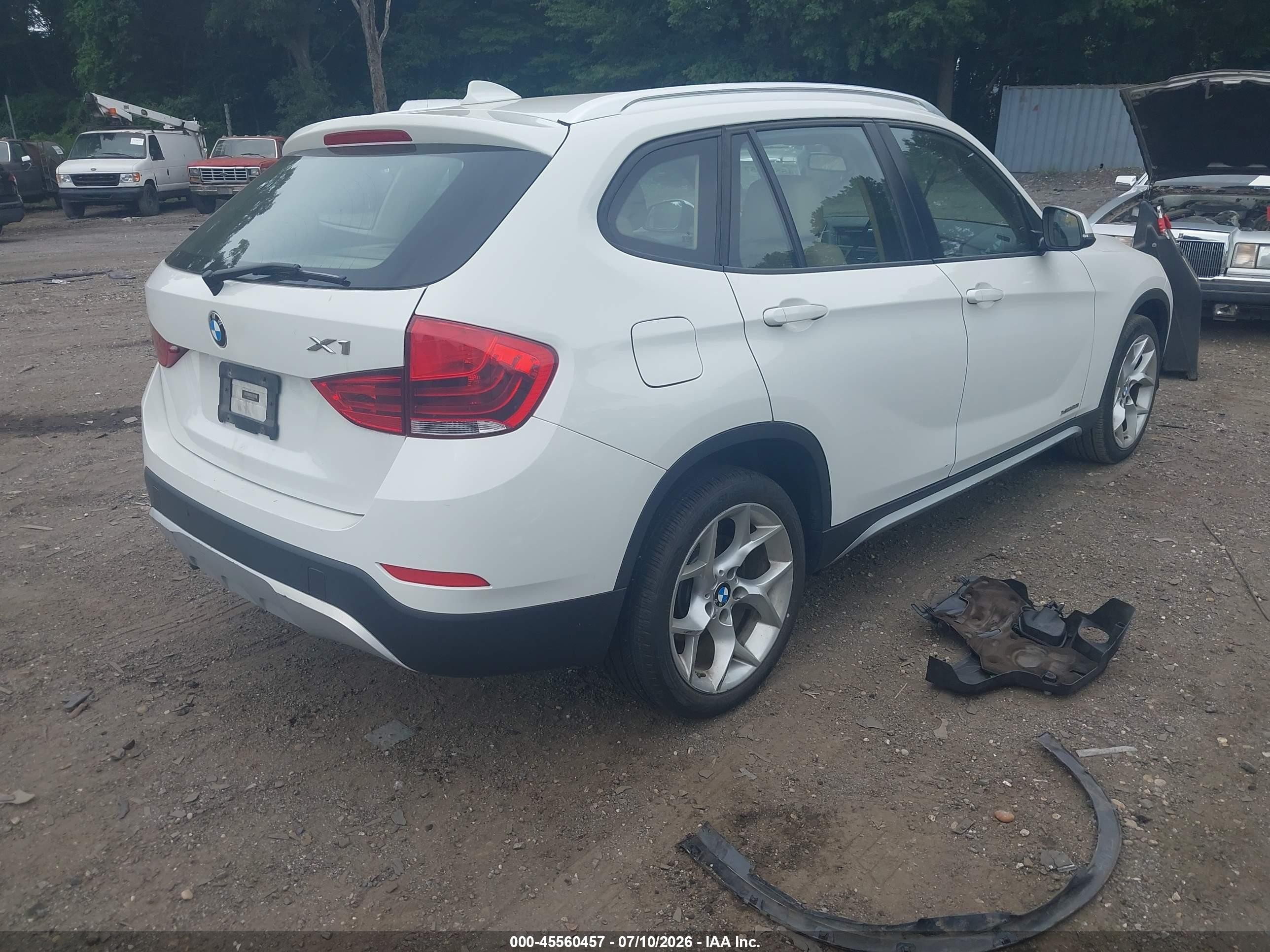 2015 Bmw X1 Xdrive28i Белый vin: WBAVL1C57FVY34043