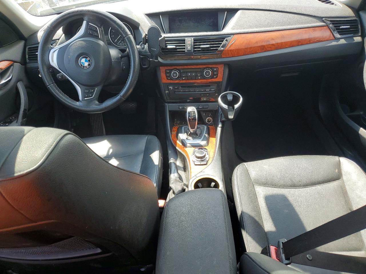 2014 Bmw X1 Xdrive28i Серебряный vin: WBAVL1C58EVY17136