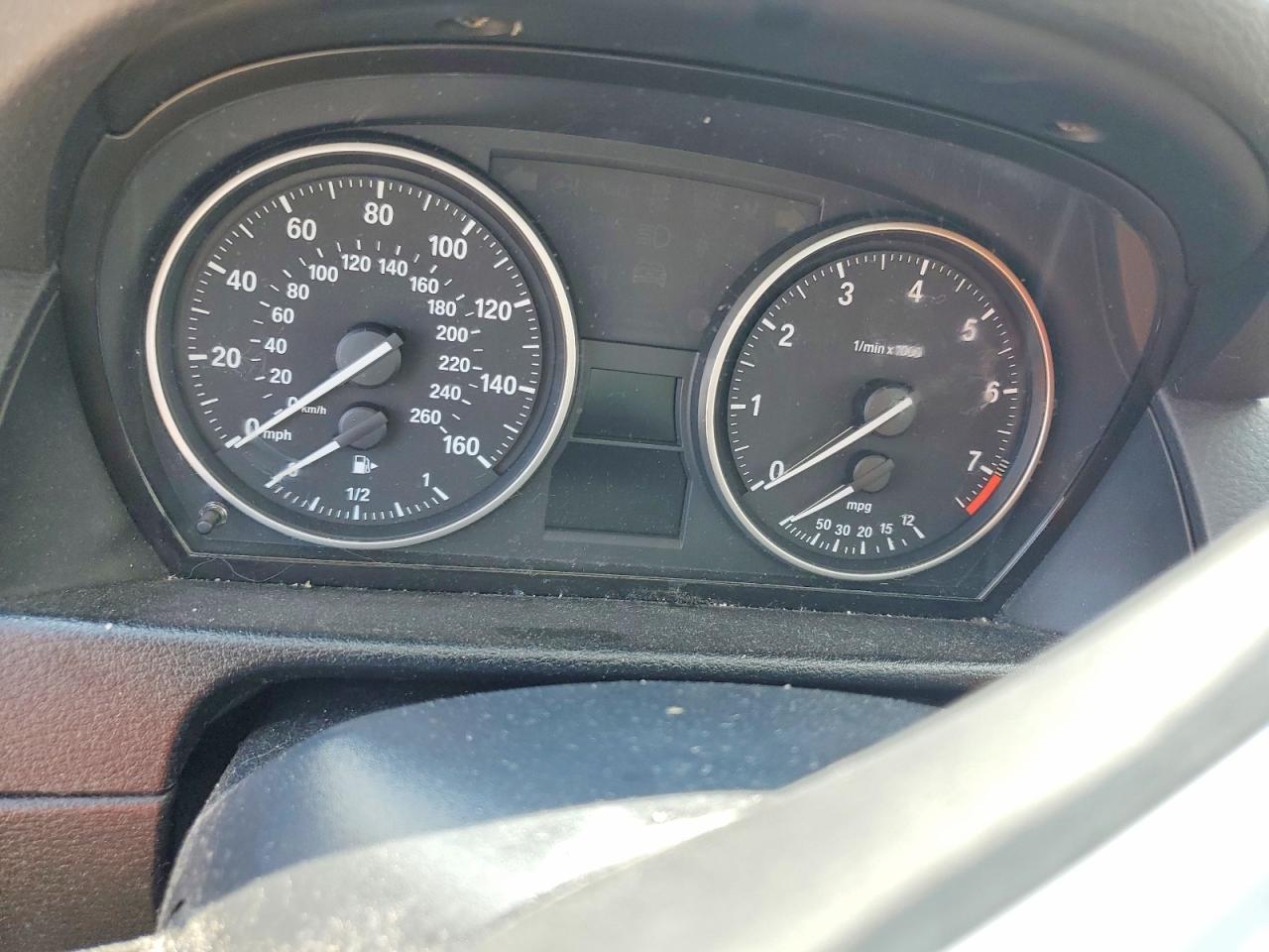 2014 Bmw X1 Xdrive28i Серебряный vin: WBAVL1C58EVY17136