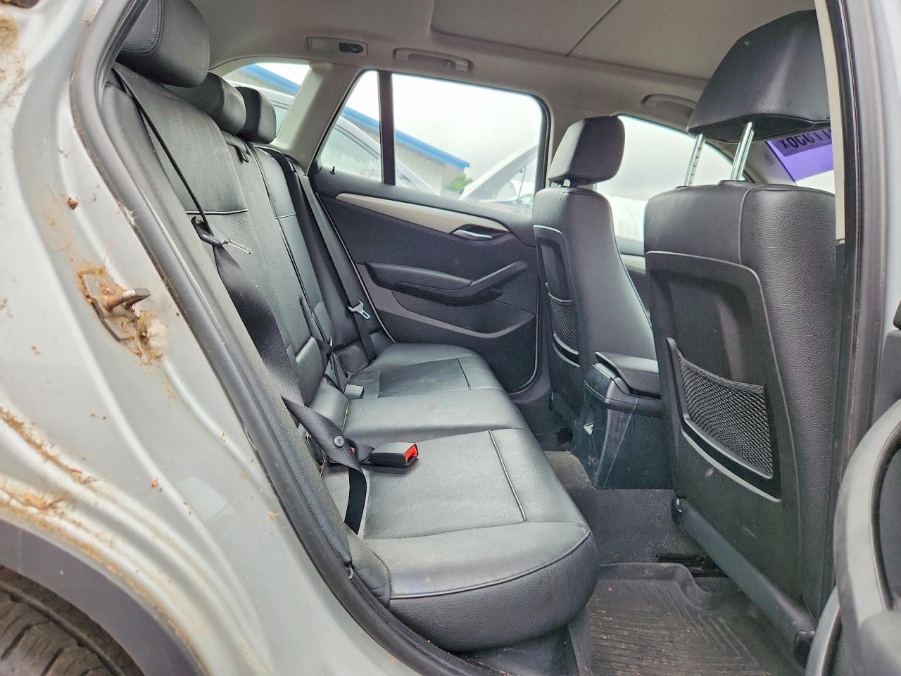 2015 Bmw X1 Xdrive28i Серебряный vin: WBAVL1C58FVY32527