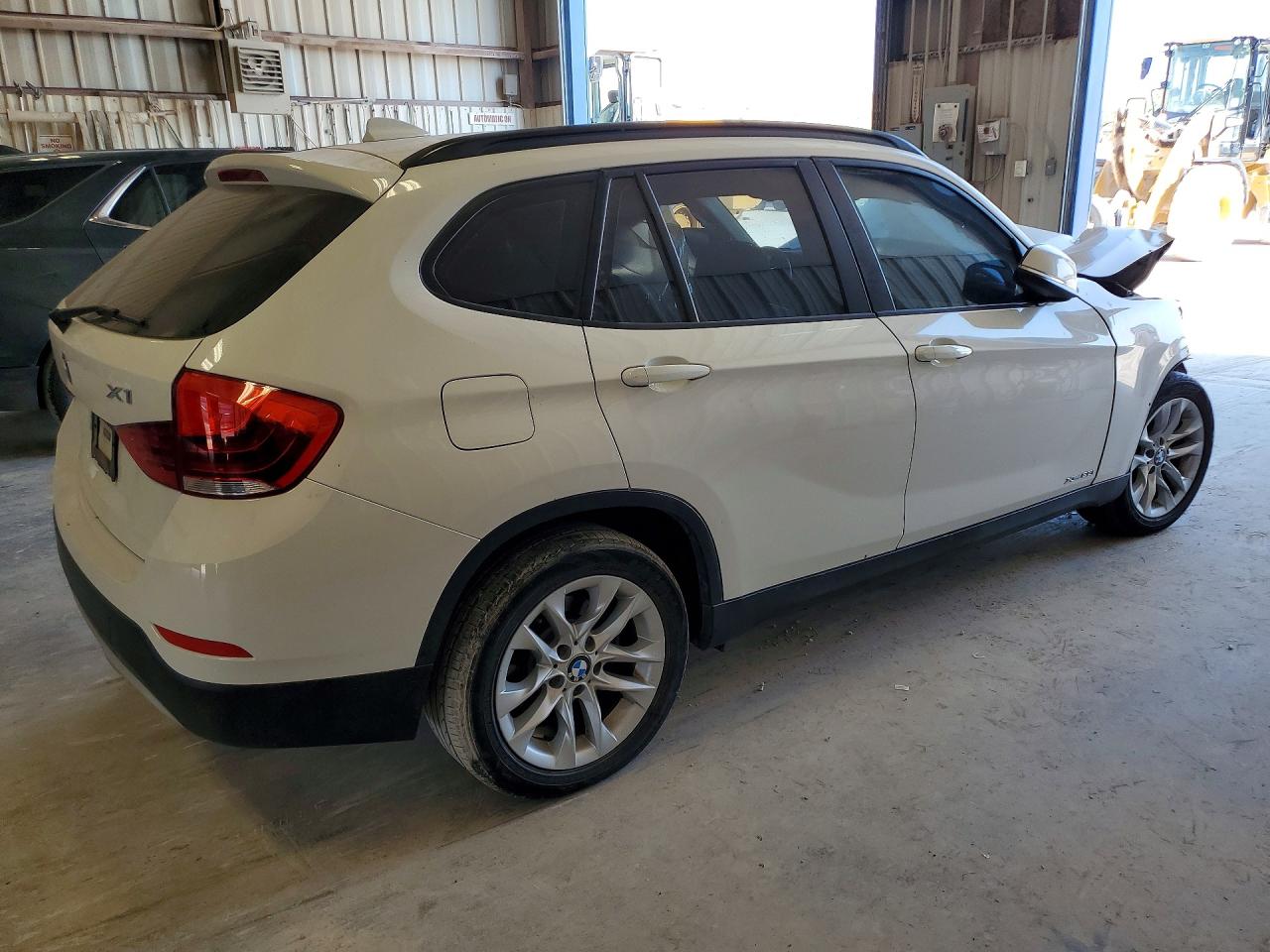 2015 Bmw X1 Xdrive28i White vin: WBAVL1C58FVY33788