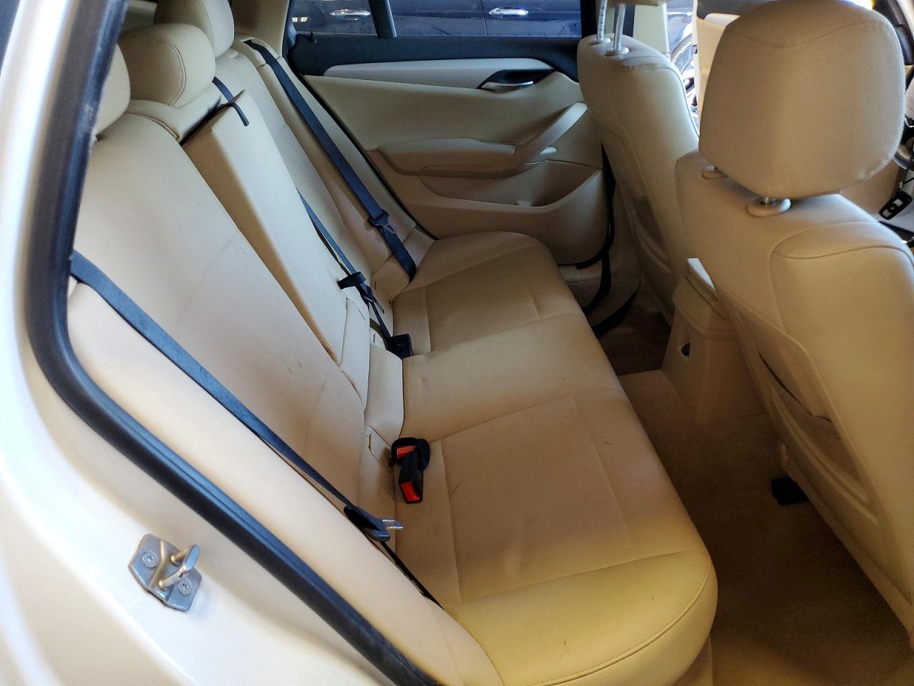 2015 Bmw X1 Xdrive28i White vin: WBAVL1C58FVY33788