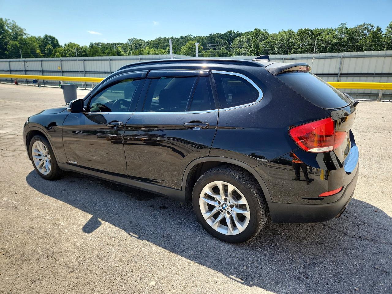 2015 Bmw X1 Xdrive28i Черный vin: WBAVL1C58FVY35119