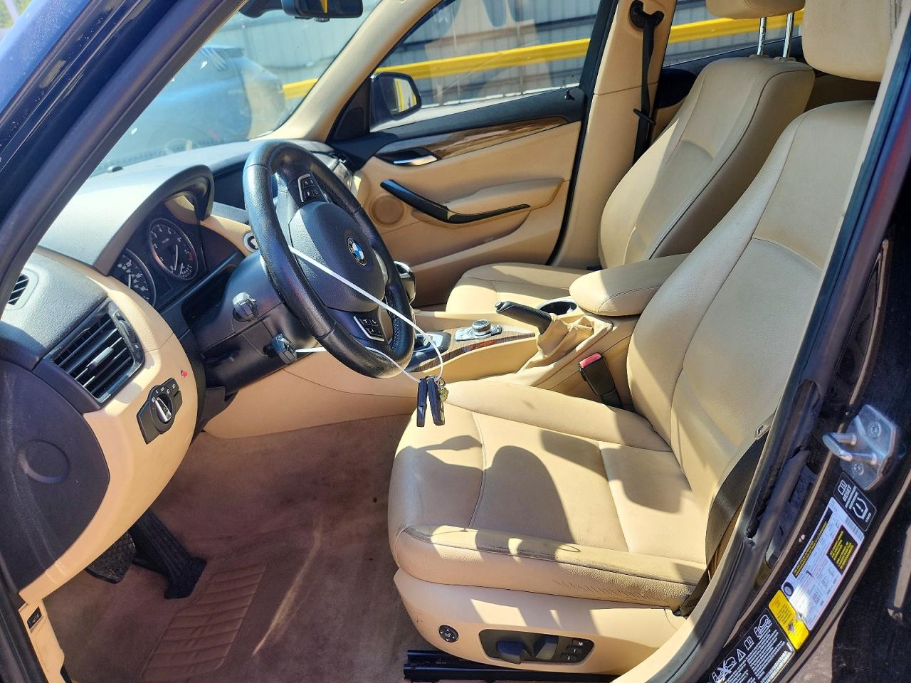2015 Bmw X1 Xdrive28i Черный vin: WBAVL1C58FVY35119