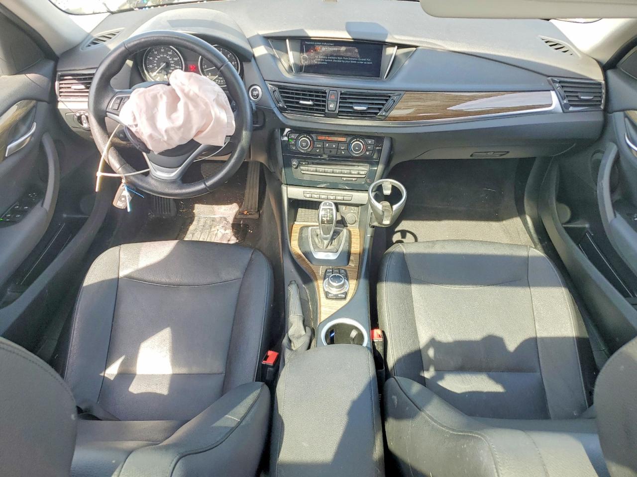 2015 Bmw X1 Xdrive28i Серебряный vin: WBAVL1C58FVY36092